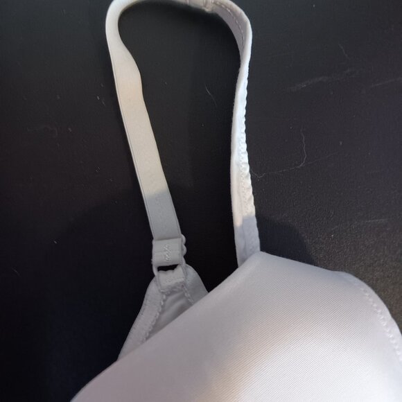 Women's BARELY BREEZIES WHITE 38D BRA - Picture 3 of 6